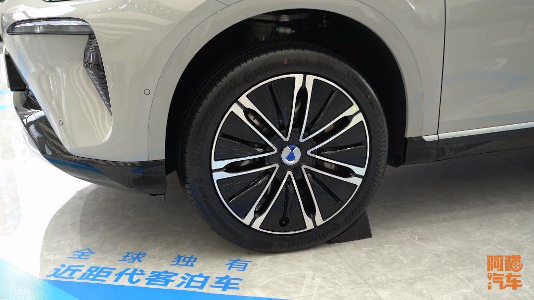开车一时爽,换胎那叫惨,新能源车轮胎为什么这么不耐用?