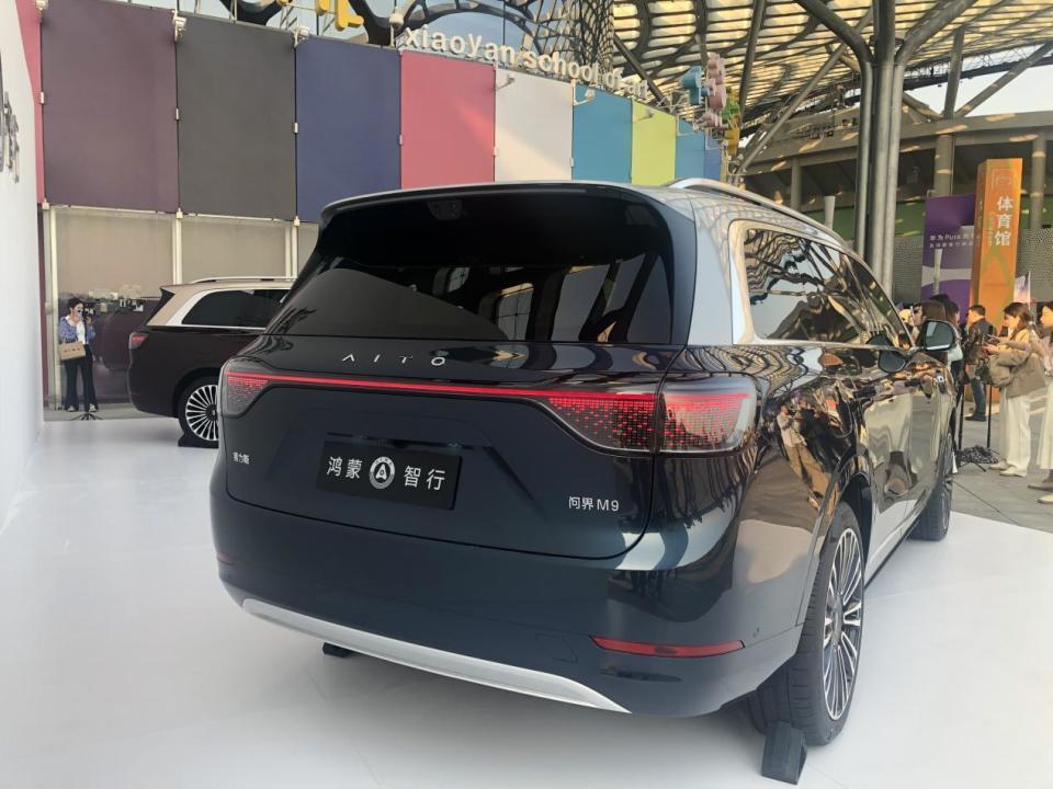 试驾完问界M9,我把宝马X5定金退了!50万买BBA还是国产黑科技