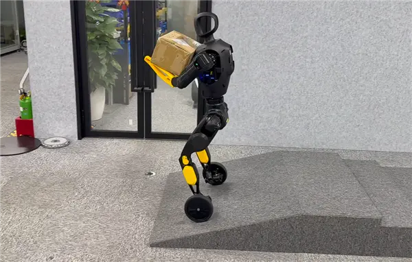 &ldquo;稚晖君&rdquo;出新作灵犀X2-N机器人：双轮秒变双足 咋踹都不倒