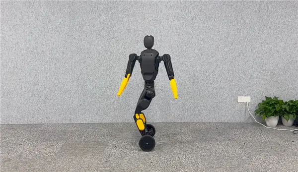 &ldquo;稚晖君&rdquo;出新作灵犀X2-N机器人：双轮秒变双足 咋踹都不倒