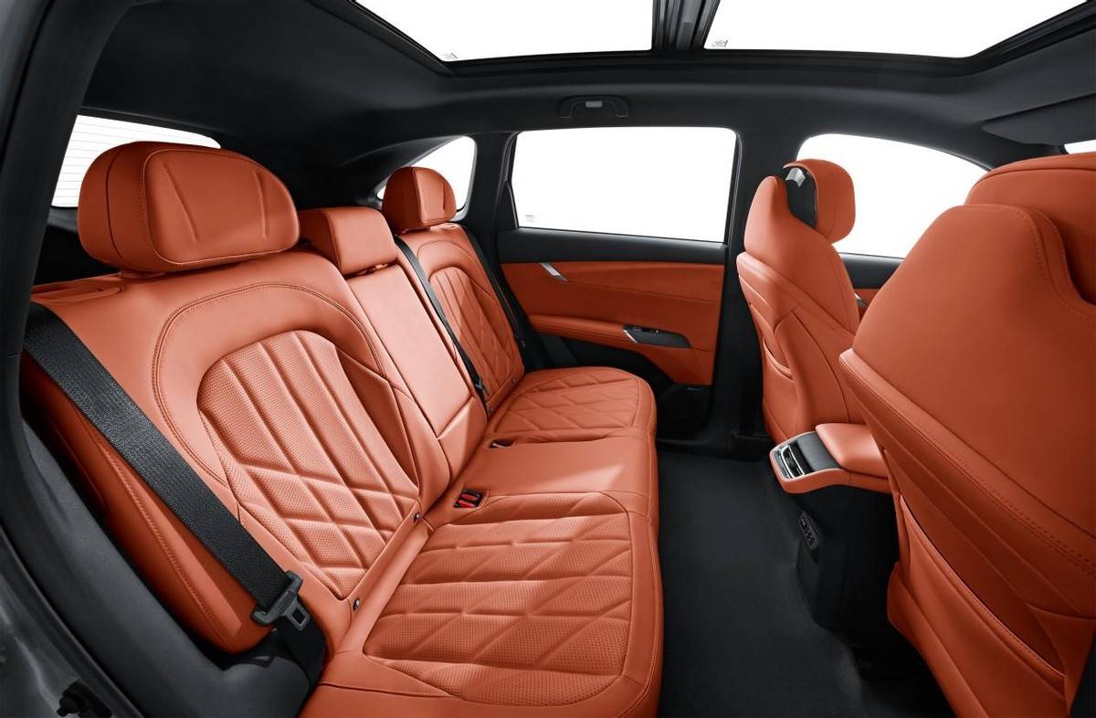 又省又稳,有里有面,长安第四代CS75PLUS不愧是打工人返乡路的好“搭子”