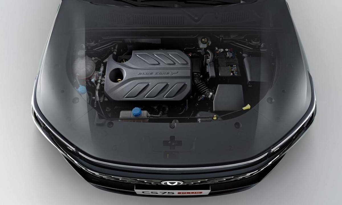 又省又稳,有里有面,长安第四代CS75PLUS不愧是打工人返乡路的好“搭子”