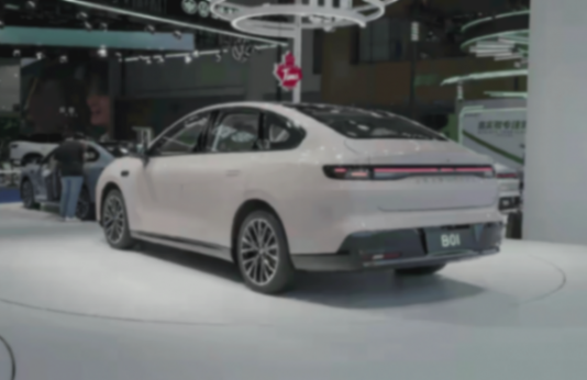 零跑汽车1月售32059台,同比涨近三成,环比下滑近半