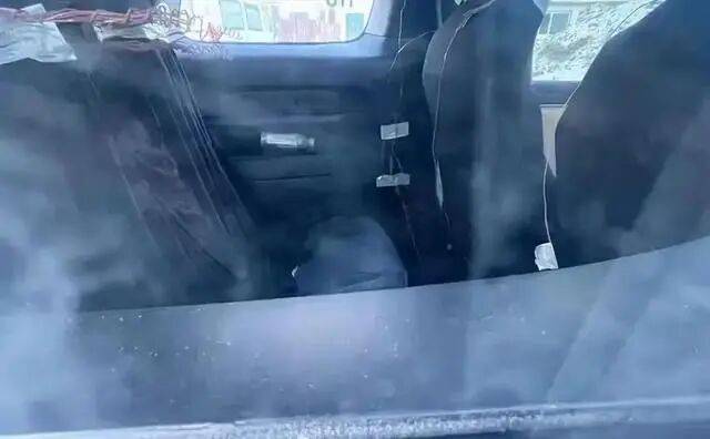 智界V9内饰曝光,余承东和赵长江的力作