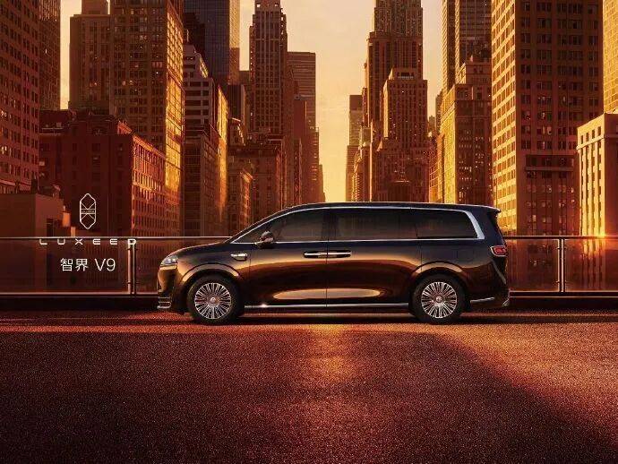 智界V9内饰曝光,余承东和赵长江的力作